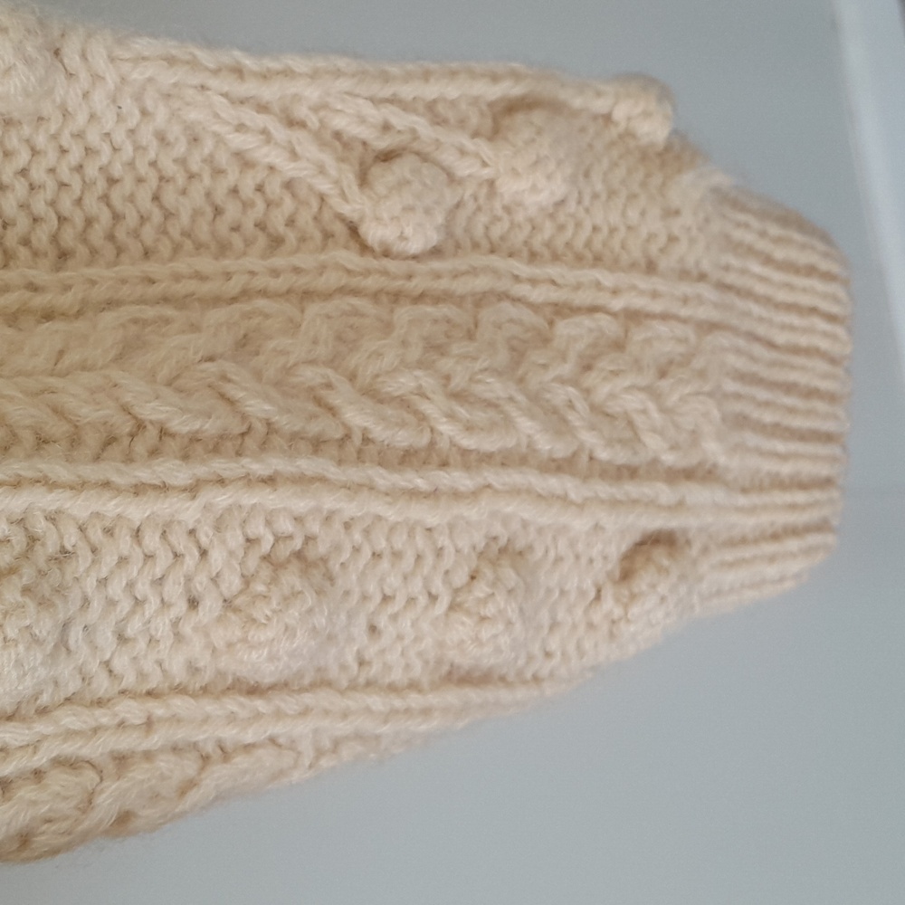 Elegant Cream Knit Cardigan - Picture 6 of 8